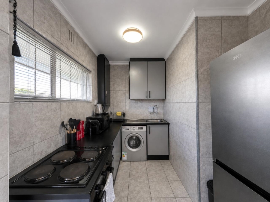 1 Bedroom Property for Sale in Green Point Western Cape